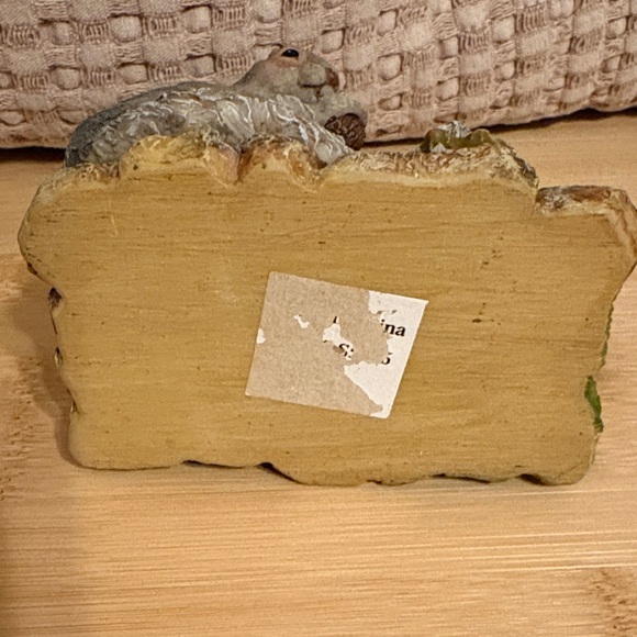 Woodland Squirrel Figurine - Picture 5 of 5